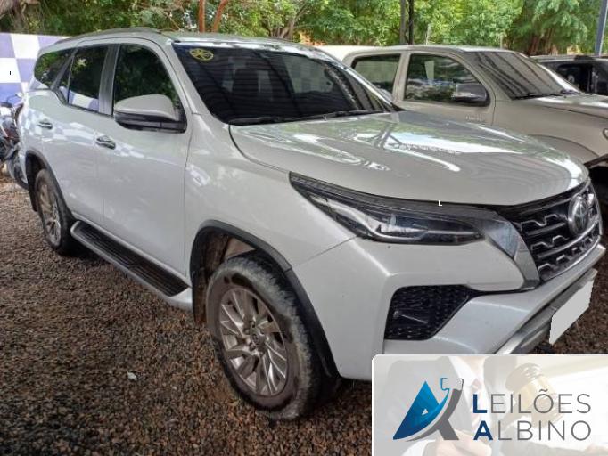 TOYOTA HILUX SW4 23/24