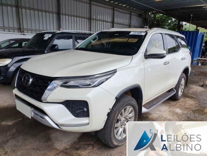 TOYOTA HILUX SW4 21/21