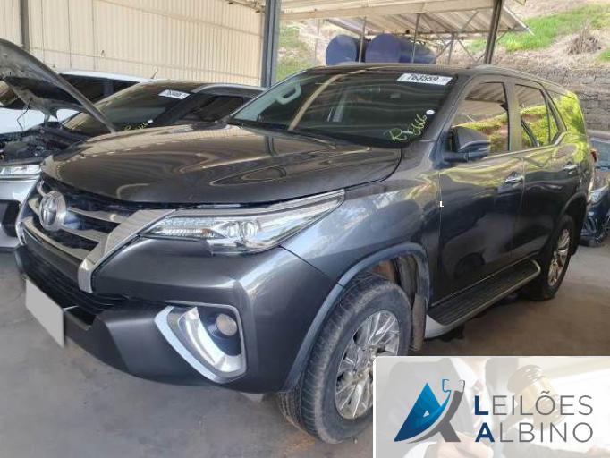 TOYOTA HILUX SW4 21/21