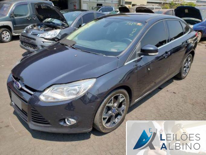 FORD FOCUS SEDAN 13/14