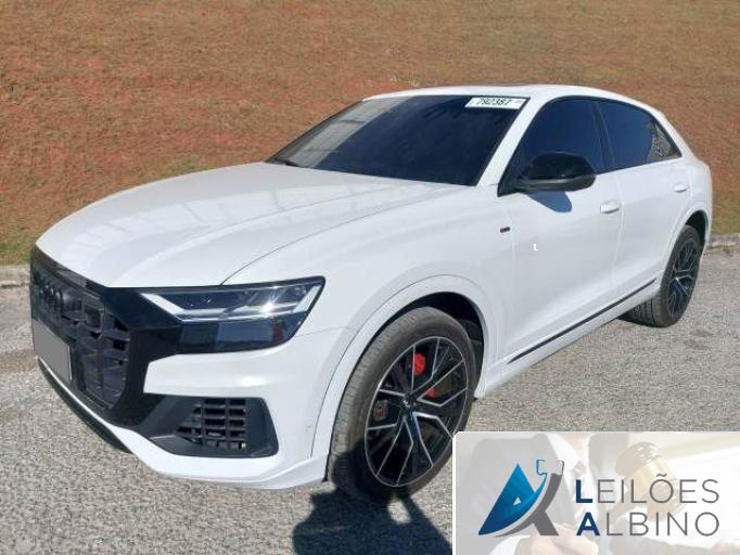 AUDI Q8 20/20