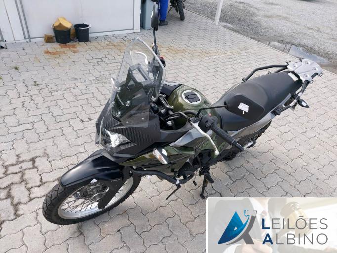 KAWASAKI VERSYS-X 18/18