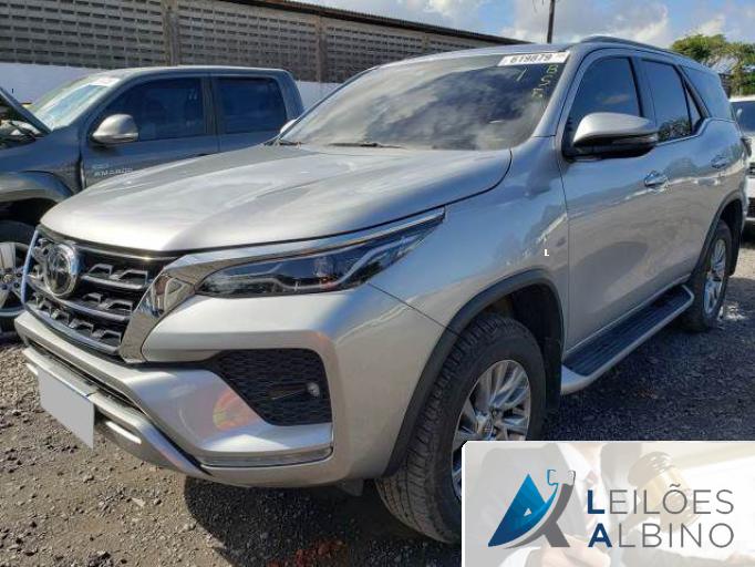 TOYOTA HILUX SW4 21/21