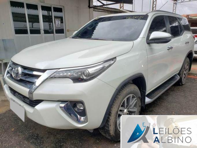 TOYOTA HILUX SW4 19/19