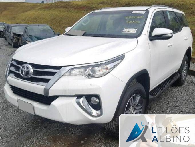 TOYOTA HILUX SW4 16/17